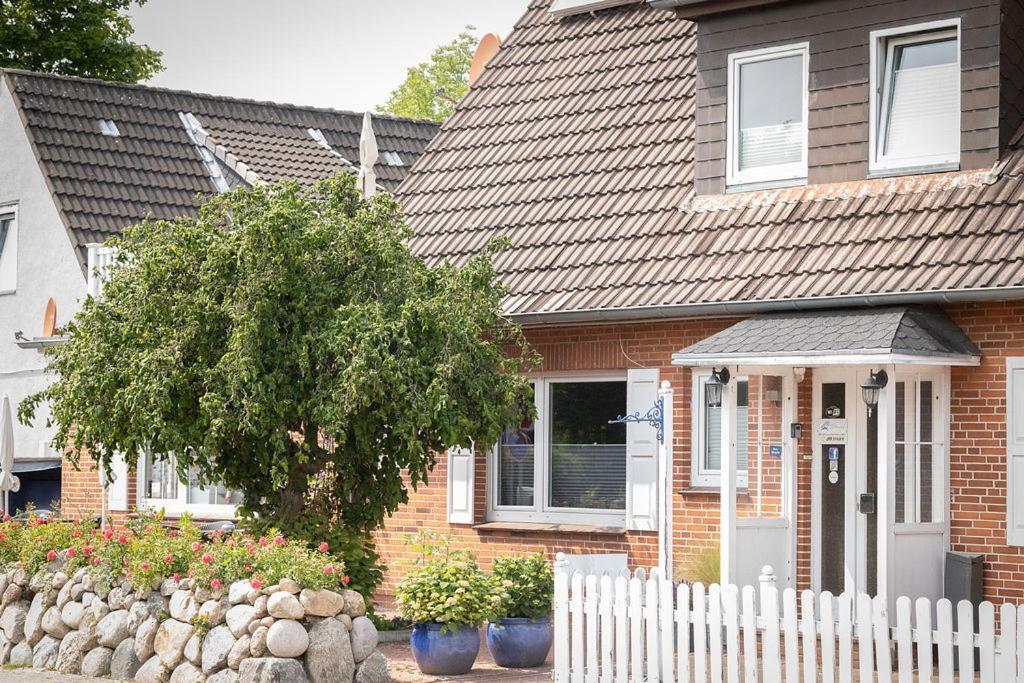 Zur Brandung Gasthof 3*